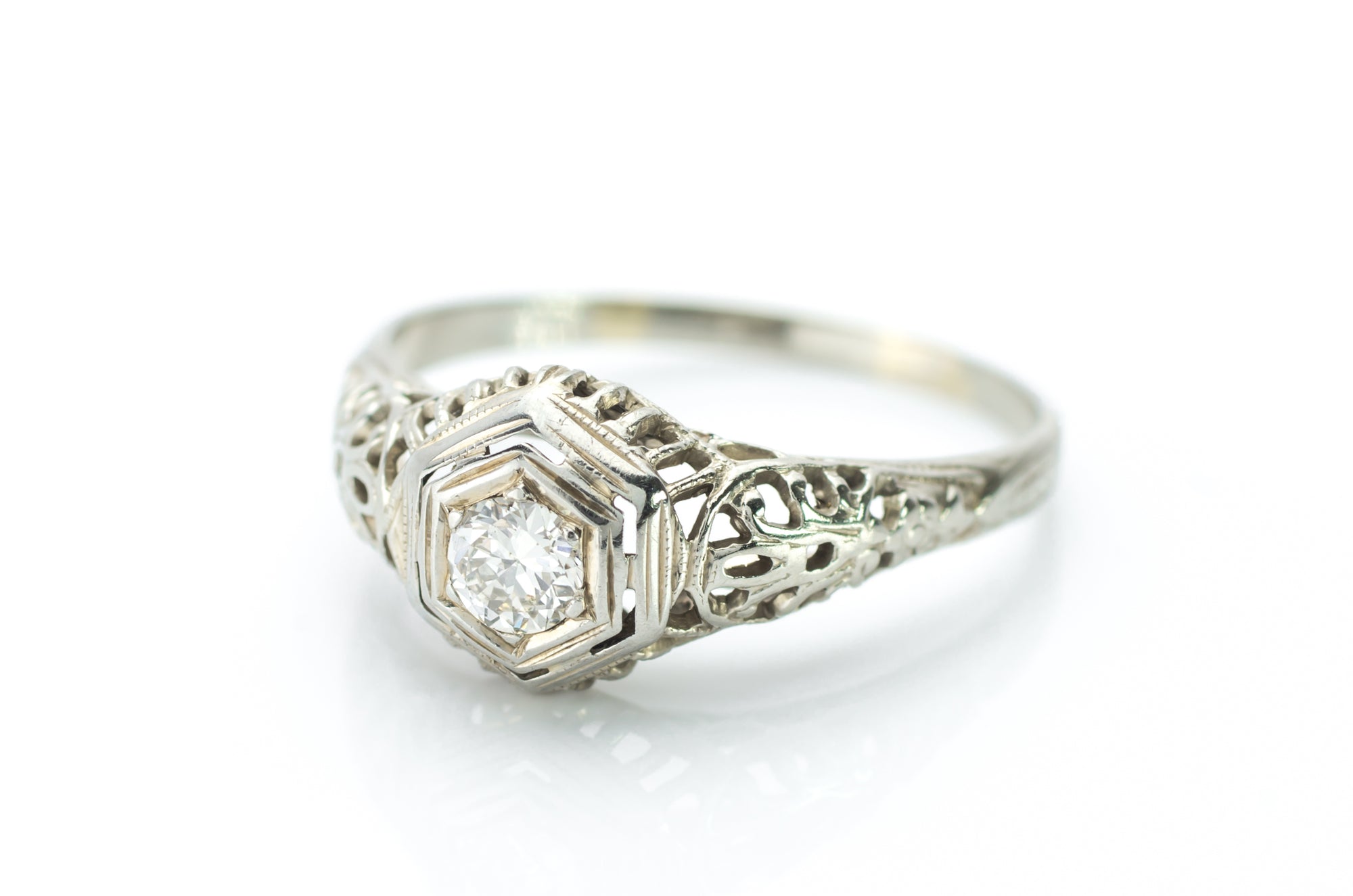 VINTAGE 18K GOLD DIAMOND SOLITAIRE - SinCityFinds Jewelry