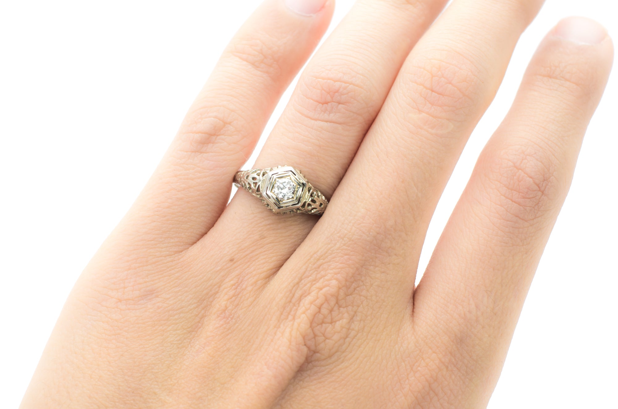 VINTAGE 18K GOLD DIAMOND SOLITAIRE - SinCityFinds Jewelry